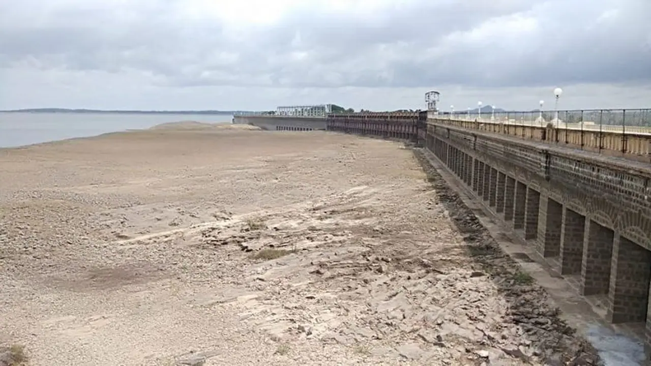 ರಾಜ್ಯದ ಡ್ಯಾಂಗಳು ಖಾಲಿ: 10 ಜಲಾಶಯಗಳಲ್ಲಿ ನೀರು ಬರಿದು!