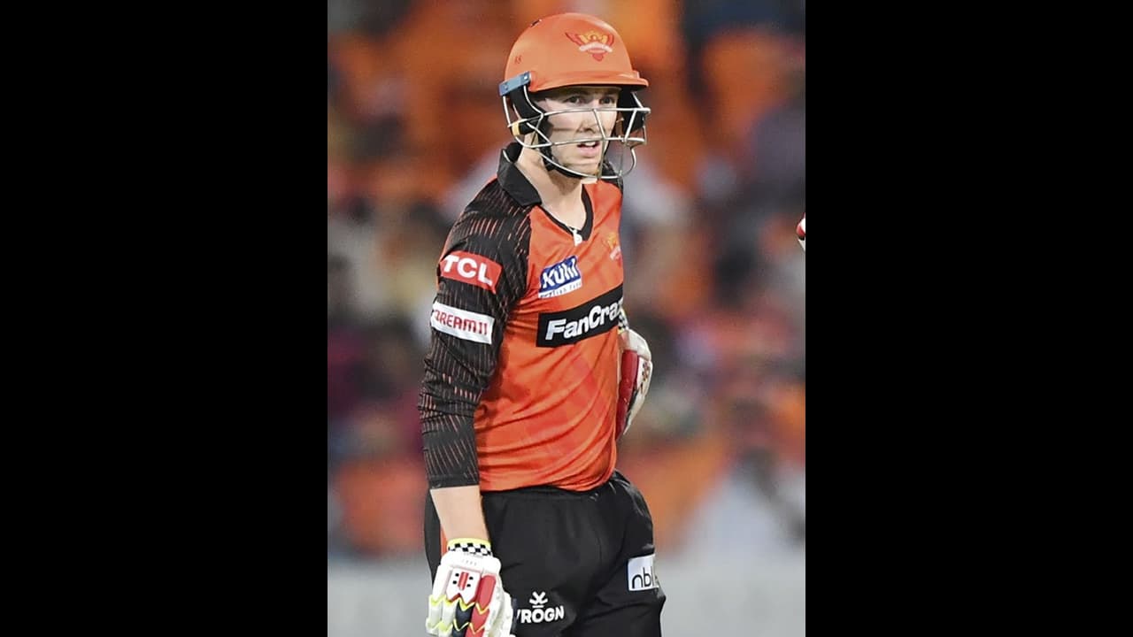  ബ്രൂക്ക് മുതല്‍ ദിനേശ് കാര്‍ത്തിക് വരെ, ഇതാ ഐപിഎല്ലിലെ ഫ്ലോപ്പ് ഇലവന്‍