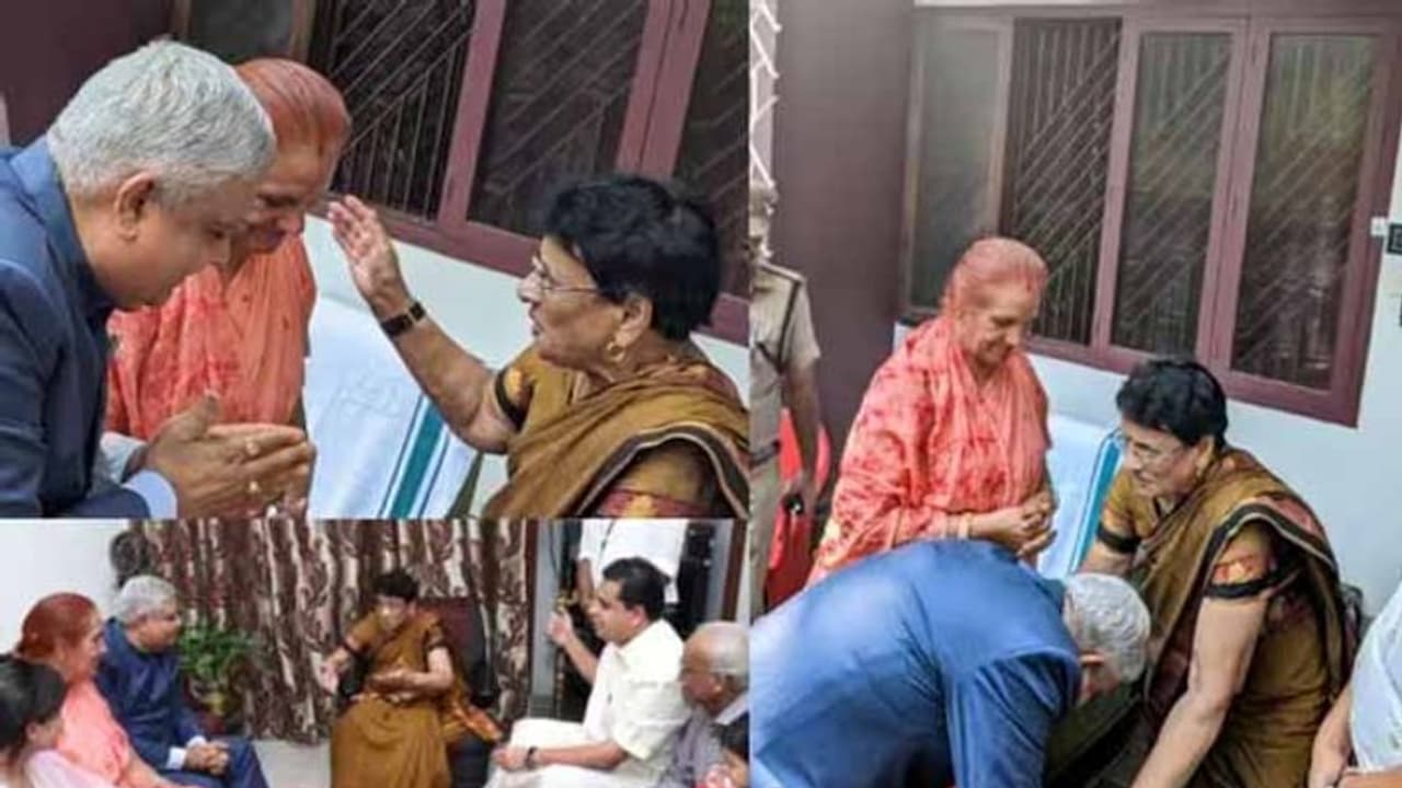 కేరళలో ఉపరాష్ట్రపతి టూర్: విద్యాబుద్దులు నేర్పిన టీచర్ను కలిసిన జగదీప్ ధంకర్ కేరళలో ఉపరాష్ట్రపతి టూర్: విద్యాబుద్దులు నేర్పిన టీచర్ను కలిసిన జగదీప్ ధంకర్