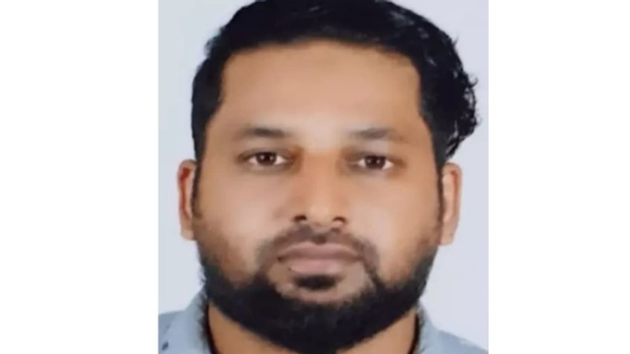 സന്ദര്ശക വിസയില് ഖത്തറിലെത്തിയ മലയാളി യുവാവ് കുഴഞ്ഞുവീണ് മരിച്ചു സന്ദര്ശക വിസയില് ഖത്തറിലെത്തിയ മലയാളി യുവാവ് കുഴഞ്ഞുവീണ് മരിച്ചു