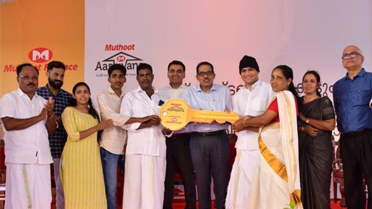 നിര്ധനര്ക്ക് 14 വീടുകള് നിര്മ്മിച്ചു നൽകി മുത്തൂറ്റ് ഫിനാൻസ് നിര്ധനര്ക്ക് 14 വീടുകള് നിര്മ്മിച്ചു നൽകി മുത്തൂറ്റ് ഫിനാൻസ്