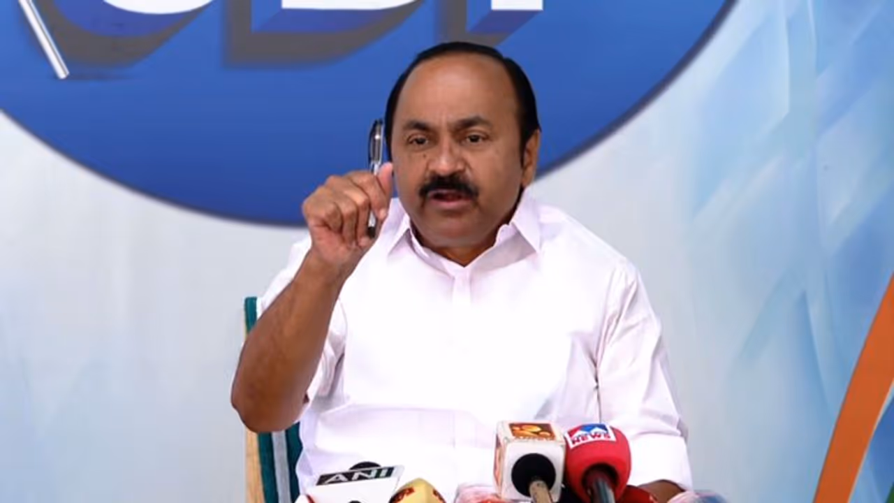 തീപിടിത്തം സർക്കാരിന്റെ സ്ഥിരം പരിപാടി, അട്ടിമറി; രേഖകൾ നശിപ്പിക്കാനുള്ള തന്ത്രമെന്നും പ്രതിപക്ഷ നേതാവ്