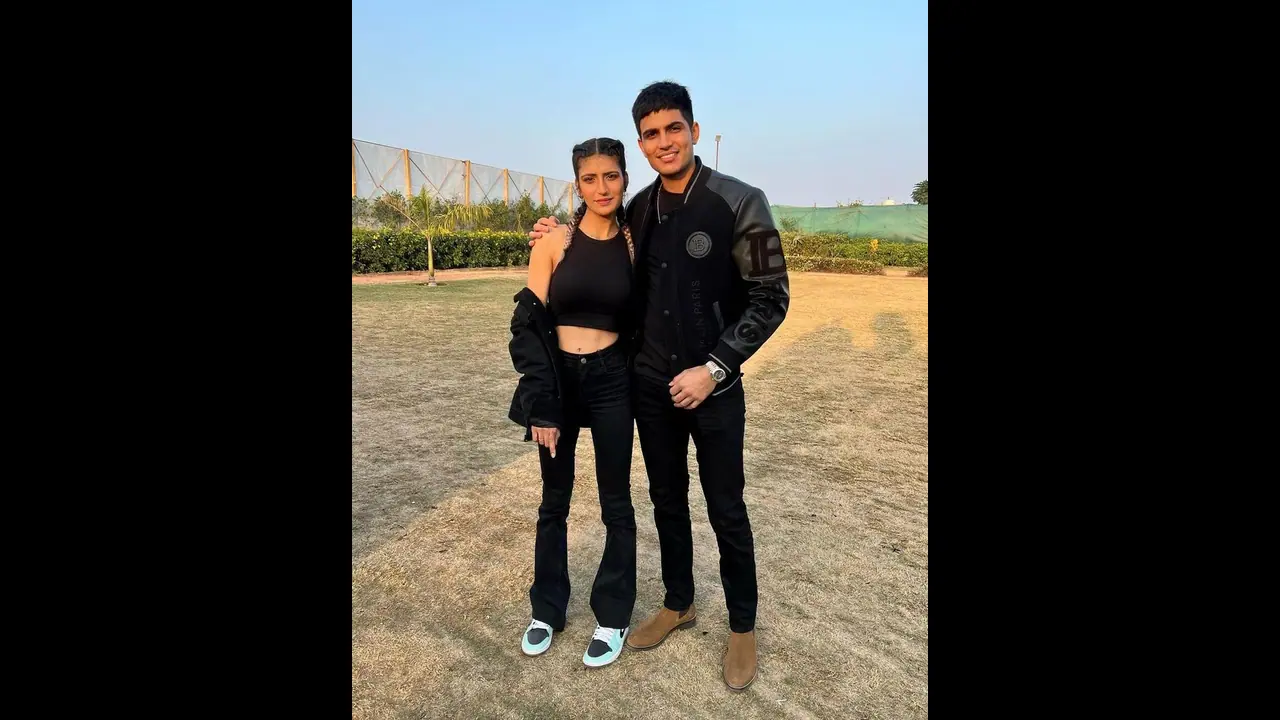 శుభ్ మన్ గిల్ సోదరిని అసభ్యకరంగా ట్రోల్ చేసిన వారిపై చర్యలు తీసుకుంటాం డీసీడబ్ల్యూ చీఫ్ స్వాతి మలివాల్ శుభ్ మన్ గిల్ సోదరిని అసభ్యకరంగా ట్రోల్ చేసిన వారిపై చర్యలు తీసుకుంటాం డీసీడబ్ల్యూ చీఫ్ స్వాతి మలివాల్