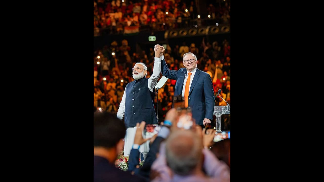 சிட்னியில் வீசிய மோடி அலை! கடலென திரண்ட மக்கள் முன்பு உணர்சிபொங்க பேசிய பிரதமர் மோடி!