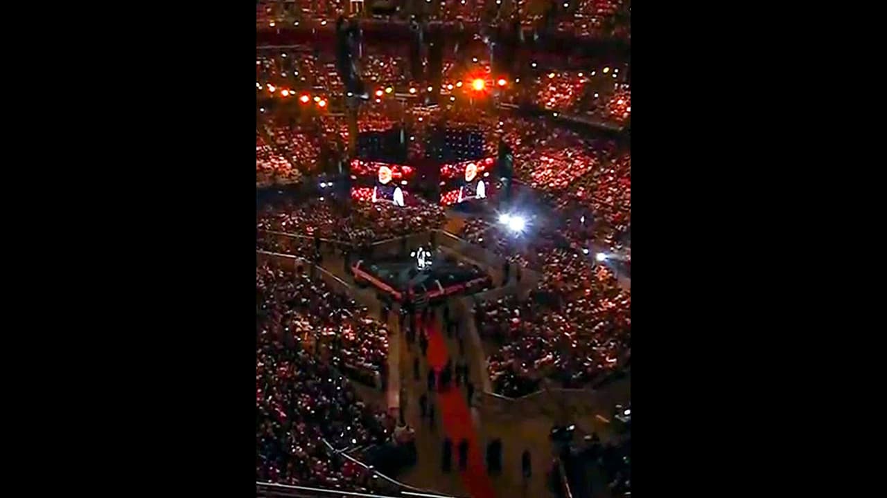 ಆಸ್ಪ್ರೇಲಿಯಾದಲ್ಲೂ ನಮೋ ಅಲೆ: ಸಿಡ್ನಿಯಲ್ಲಿ ‘ಮೋದಿ ಮೋದಿ’ ಜೈಘೋಷ; ಮೋದಿಯೇ ಬಾಸ್‌ ಎಂದ ಆಸೀಸ್‌ ಪ್ರಧಾನಿ 