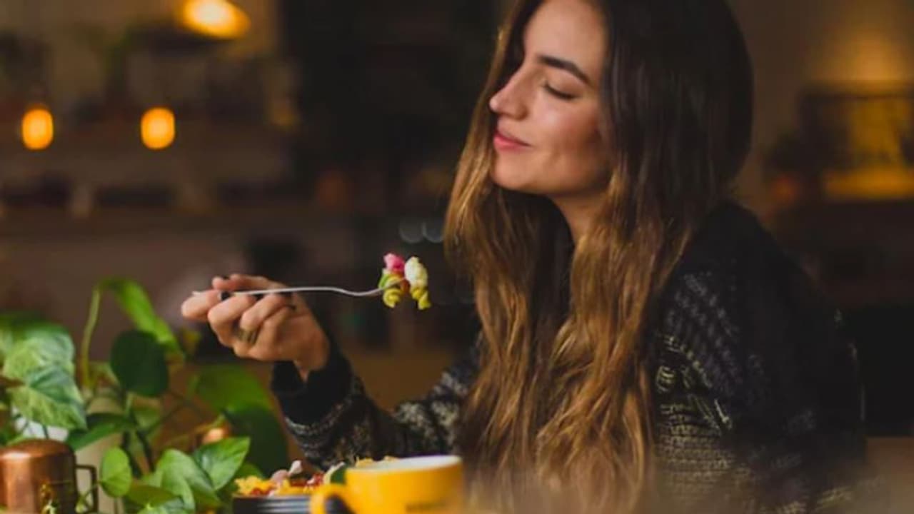 'പിസിഒഡി'യെ എങ്ങനെ നിയന്ത്രിക്കാം? അറിയാം ലക്ഷണങ്ങളും കഴിക്കേണ്ട ഭക്ഷണങ്ങളും... 'പിസിഒഡി'യെ എങ്ങനെ നിയന്ത്രിക്കാം? അറിയാം ലക്ഷണങ്ങളും കഴിക്കേണ്ട ഭക്ഷണങ്ങളും...