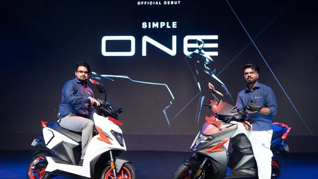 212 ಕಿ.ಮೀ ಮೈಲೇಜ್, ಕೈಗೆಟುಕವ ದರ; ಬೆಂಗಳೂರಿನ ಸಿಂಪಲ್ ಒನ್ ಎಲೆಕ್ಟ್ರಿಕ್ ಸ್ಕೂಟರ್ ಲಾಂಚ್!