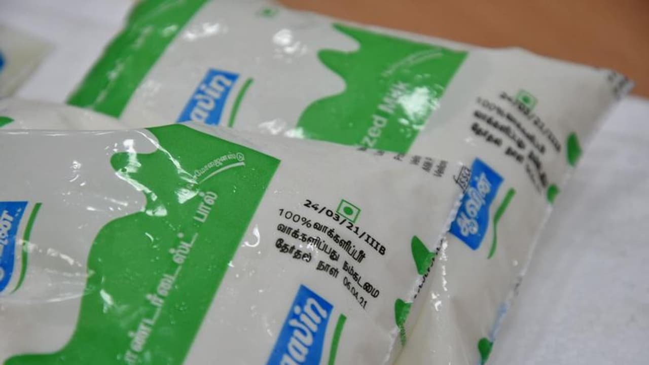 4.5% கொழுப்புள்ள ஆவின் பால் விற்பனையை நிறுத்தி குழந்தைகளின் வளர்ச்சியில் விளையாடுவதா? அண்ணாமலை காட்டம் 4.5% கொழுப்புள்ள ஆவின் பால் விற்பனையை நிறுத்தி குழந்தைகளின் வளர்ச்சியில் விளையாடுவதா? அண்ணாமலை காட்டம்