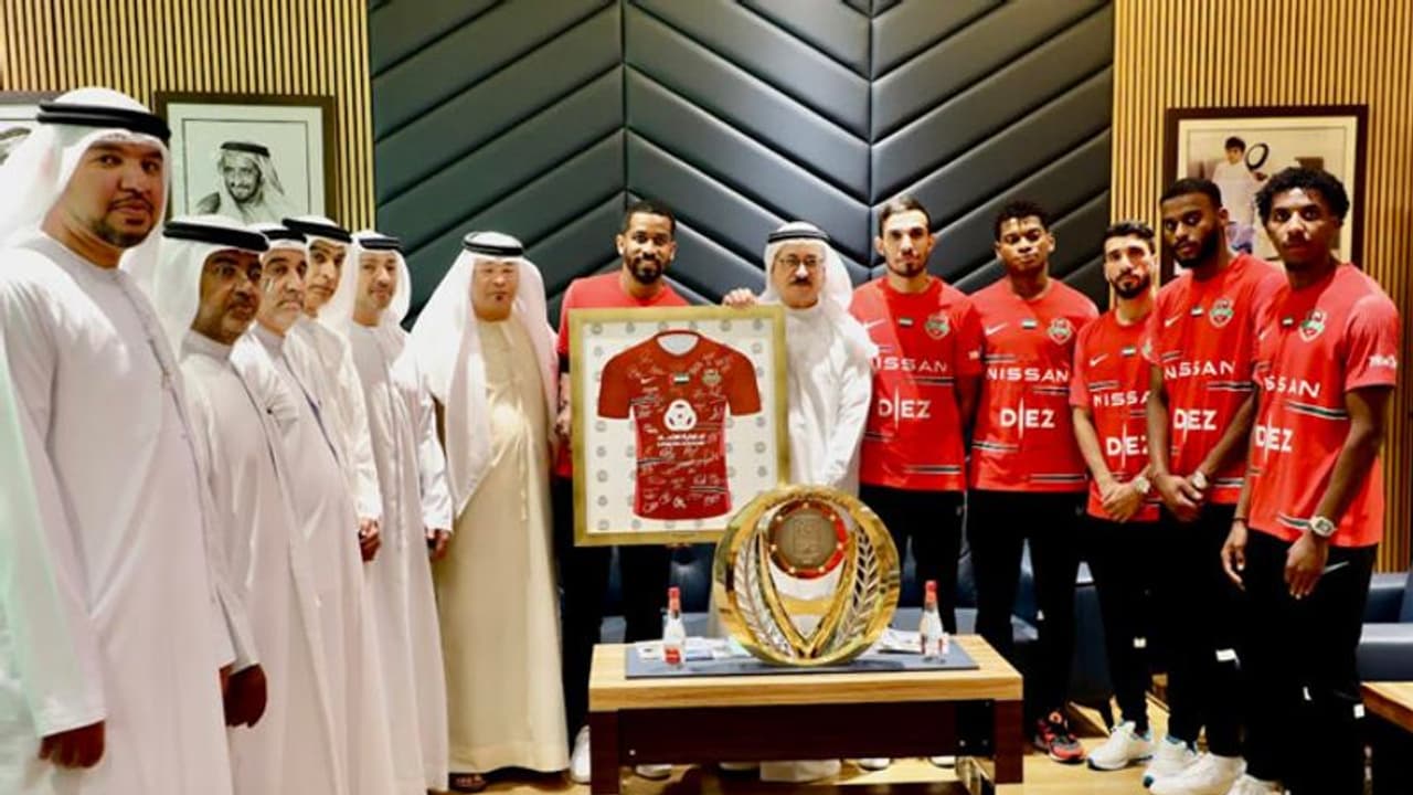 ഷബാബ് അൽ അഹ്ലി ക്ലബ് യൂത്ത് ടീമിനെ അനുമോദിച്ച് യൂണിയന് കോപ് ഷബാബ് അൽ അഹ്ലി ക്ലബ് യൂത്ത് ടീമിനെ അനുമോദിച്ച് യൂണിയന് കോപ്