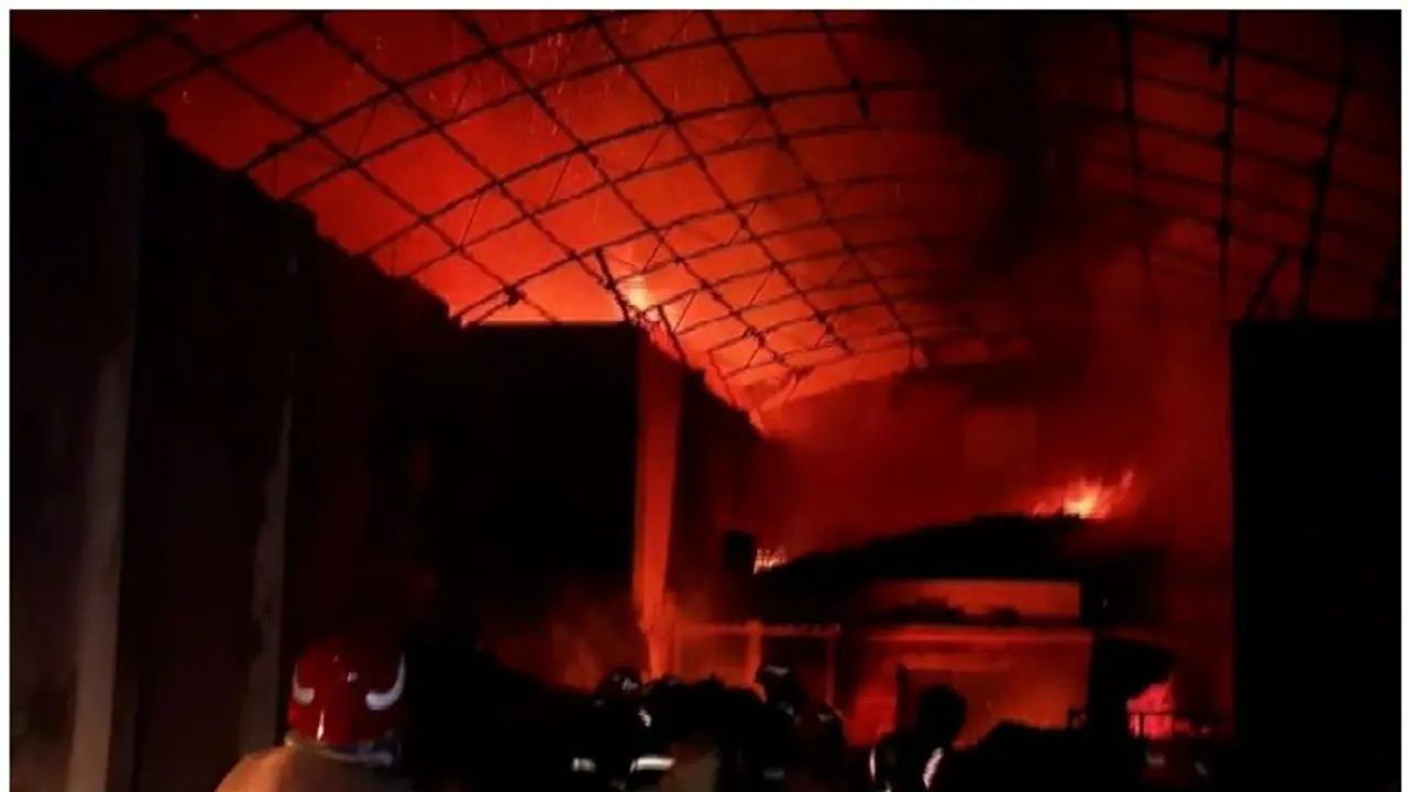 കൊല്ലത്തെ തീപിടുത്തത്തിന് പിന്നിൽ ഗുരുതര അനാസ്ഥ; മെഡിക്കൽ സര്‍വീസസ് കോർപ്പറേഷനെ പ്രതിക്കൂട്ടിലാക്കി ഫയർഫോഴ്സ് 