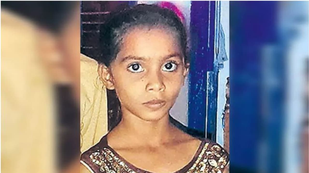 നവ​ദമ്പതികൾ സഞ്ചരിച്ച കാറിന്റെ വിൻഡോ ​അശ്രദ്ധമായി ഉയർത്തി; ഗ്ലാസ് കഴുത്തിൽ അമർന്ന് 9കാരിക്ക് ദാരുണാന്ത്യം