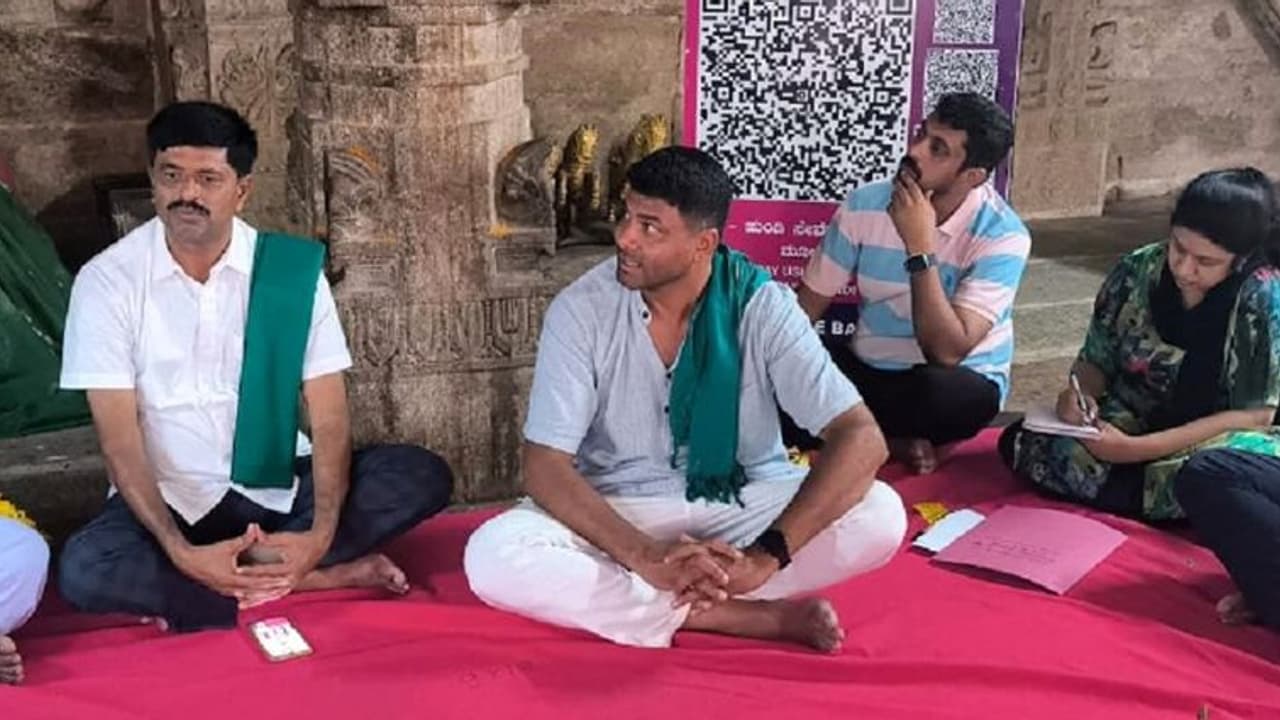 ಮೇಲುಕೋಟೆ ಅಭಿವೃದ್ಧಿಗೆ ಮಾಸ್ಟರ್ ಪ್ಲಾನ್ ಮಾಡಿ: ಅಧಿಕಾರಿಗಳೊಂದಿಗೆ ಸಭೆ ನಡೆಸಿದ ಶಾಸಕ ದರ್ಶನ್ ಮೇಲುಕೋಟೆ ಅಭಿವೃದ್ಧಿಗೆ ಮಾಸ್ಟರ್ ಪ್ಲಾನ್ ಮಾಡಿ: ಅಧಿಕಾರಿಗಳೊಂದಿಗೆ ಸಭೆ ನಡೆಸಿದ ಶಾಸಕ ದರ್ಶನ್