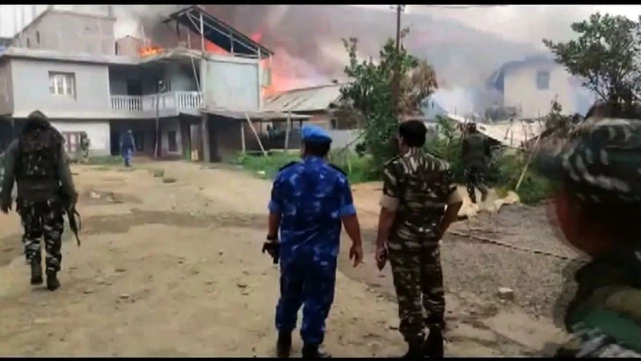 Operation Weapon Recovery: ಮಣಿಪುರದಲ್ಲಿ ಮತ್ತೆ ಹಿಂಸಾಚಾರ: ಶಾಂತಿ ಸ್ಥಾಪನೆಗೆ ಆಯುಧ ವಶಪಡಿಸಿಕೊಳ್ಳಲು ಮುಂದಾದ ಸೇನೆ Operation Weapon Recovery: ಮಣಿಪುರದಲ್ಲಿ ಮತ್ತೆ ಹಿಂಸಾಚಾರ: ಶಾಂತಿ ಸ್ಥಾಪನೆಗೆ ಆಯುಧ ವಶಪಡಿಸಿಕೊಳ್ಳಲು ಮುಂದಾದ ಸೇನೆ