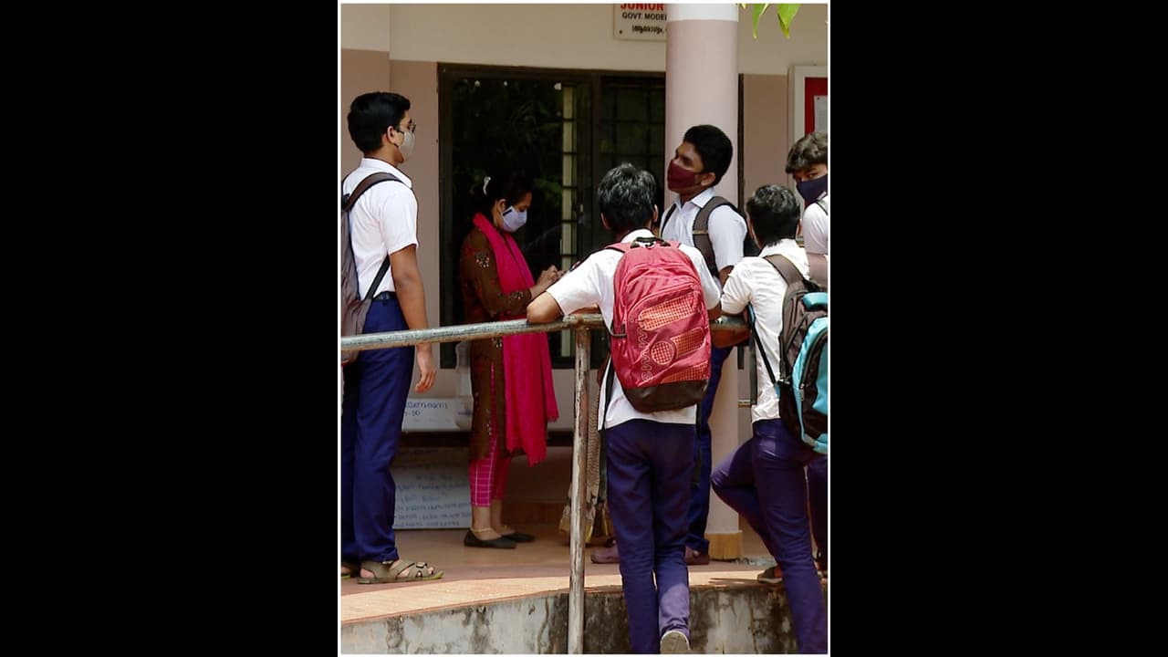 സംസ്ഥാനത്തെ പ്ലസ് വണ് പരീക്ഷാ ഫലം പ്രസിദ്ധീകരിച്ചു സംസ്ഥാനത്തെ പ്ലസ് വണ് പരീക്ഷാ ഫലം പ്രസിദ്ധീകരിച്ചു