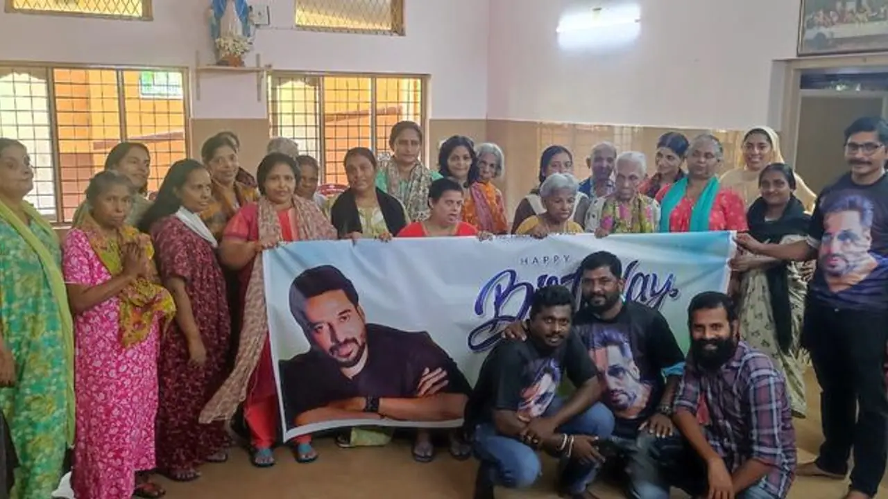 ஆதரவற்றோர் இல்லத்தில் நடிகர் ரகுமானின் பிறந்த நாளை கொண்டாடிய ரசிகர்கள்!