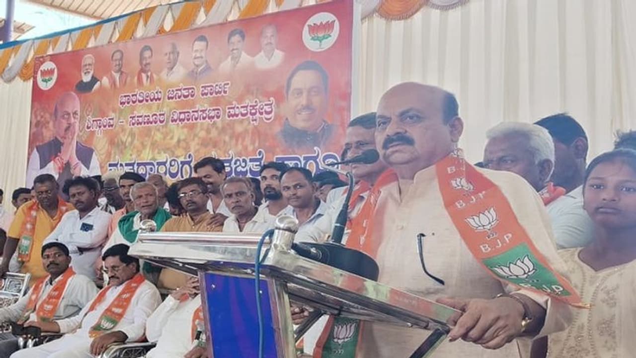 ಅಭಿವೃದ್ಧಿ ರಥಕ್ಕೆ ಅಡ್ಡಿಪಡಿಸಿದರೆ ಯಾರನ್ನು ಕೇಳೋದಿಲ್ಲ: ಮಾಜಿ ಸಿಎಂ ಬೊಮ್ಮಾಯಿ ಅಭಿವೃದ್ಧಿ ರಥಕ್ಕೆ ಅಡ್ಡಿಪಡಿಸಿದರೆ ಯಾರನ್ನು ಕೇಳೋದಿಲ್ಲ: ಮಾಜಿ ಸಿಎಂ ಬೊಮ್ಮಾಯಿ