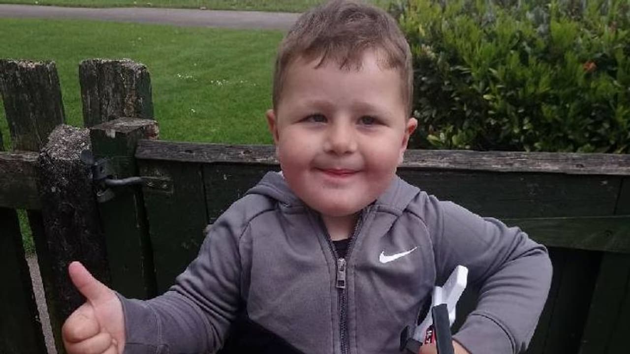 നാലുവയസുകാരന് പിറന്നാൾ സമ്മാനം വാങ്ങാൻ അമ്മ നൽകിയ പണം നഷ്ടപ്പെട്ടു, അപരിചിതയായ സ്ത്രീ ചെയ്തത്...