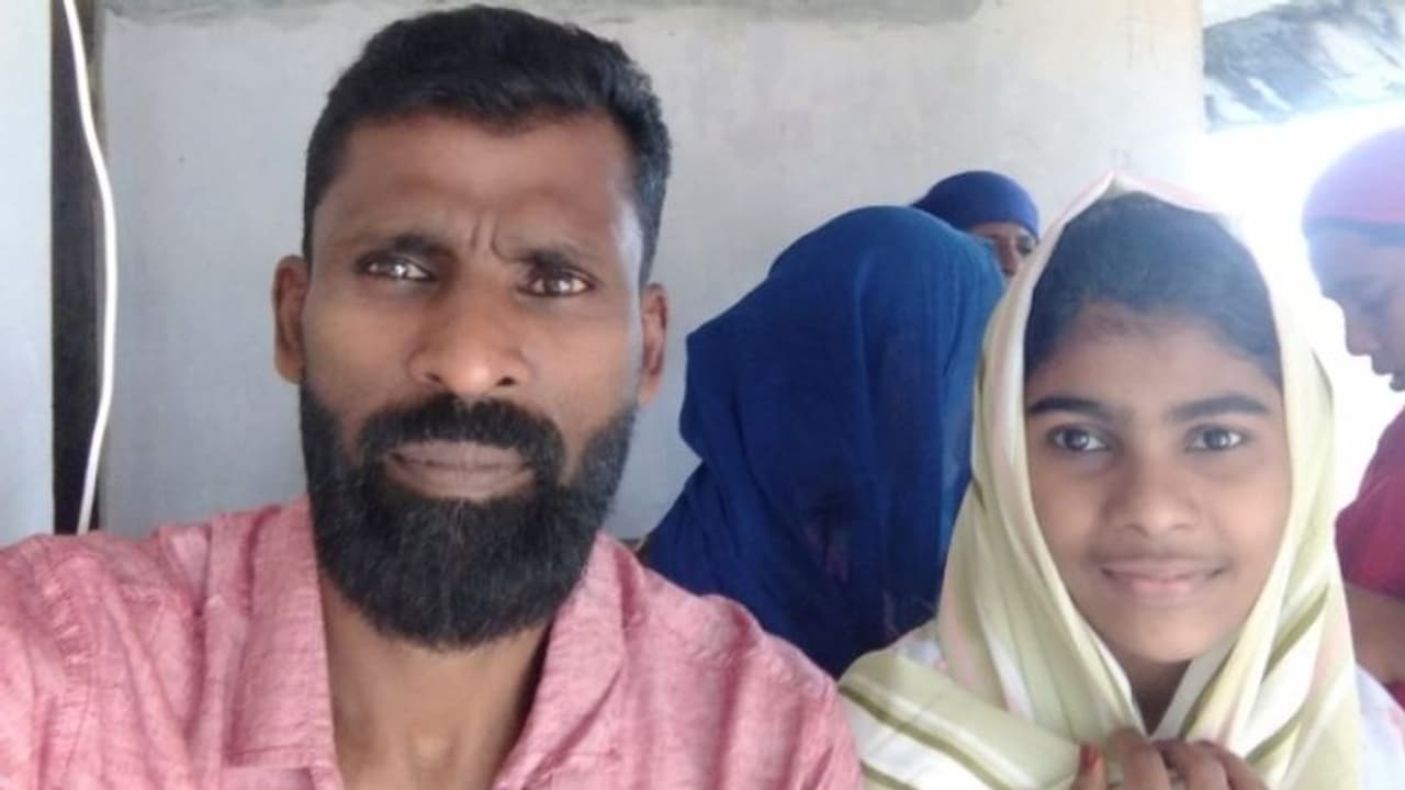 'മരണത്തിന്റെ തലേദിവസവും ഹസ്ന ആ ആഗ്രഹം പറഞ്ഞു', വിജയത്തിനും ആഘോഷത്തിനും അവകാശികളില്ലാതെ അവളുടെ പരീക്ഷ ഫലം വന്നു 'മരണത്തിന്റെ തലേദിവസവും ഹസ്ന ആ ആഗ്രഹം പറഞ്ഞു', വിജയത്തിനും ആഘോഷത്തിനും അവകാശികളില്ലാതെ അവളുടെ പരീക്ഷ ഫലം വന്നു