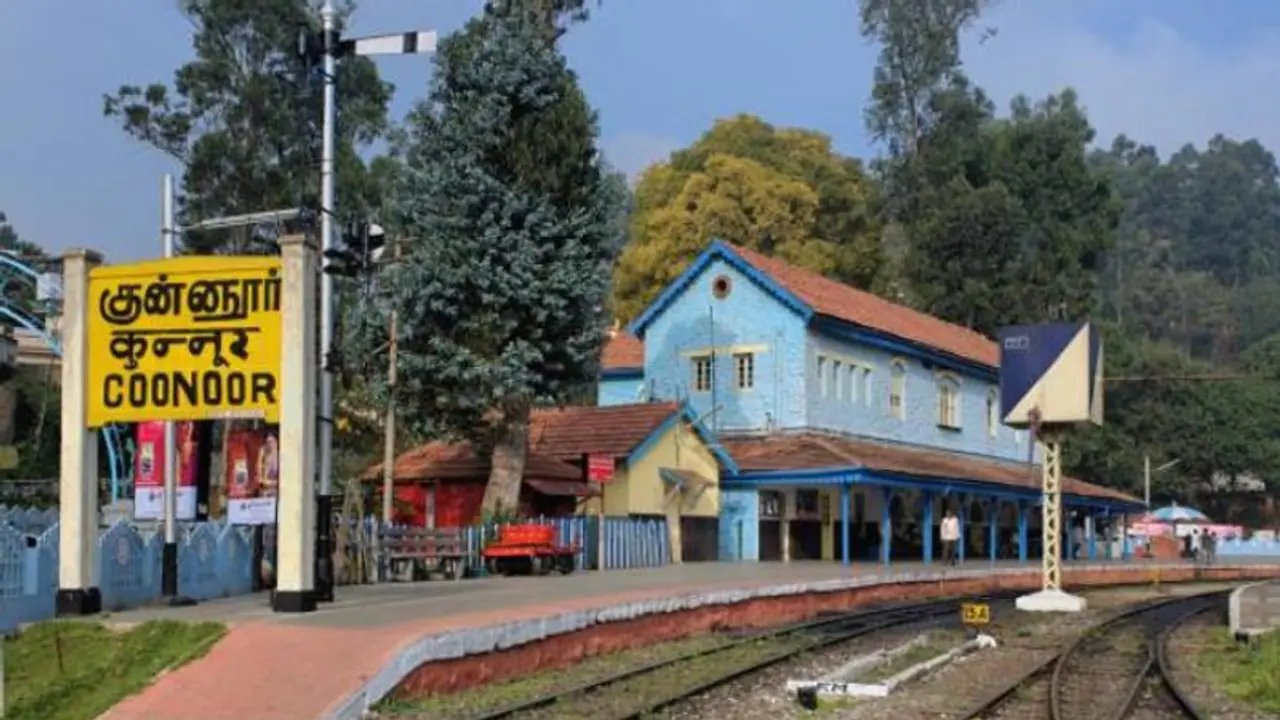 Indian Railways to standardize sign boards at railway stations across country Indian Railways to standardize sign boards at railway stations across country