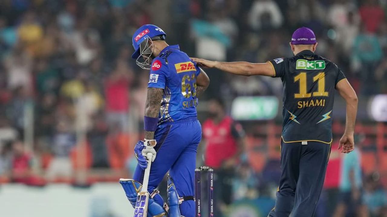 രോഹിത്തിനെ പോലും മറികടന്ന് സൂര്യയുടെ ഐപിഎല് റണ്വേട്ട, എന്നിട്ടും ഇളകാതെ സച്ചിന്റെ റെക്കോര്ഡ് രോഹിത്തിനെ പോലും മറികടന്ന് സൂര്യയുടെ ഐപിഎല് റണ്വേട്ട, എന്നിട്ടും ഇളകാതെ സച്ചിന്റെ റെക്കോര്ഡ്