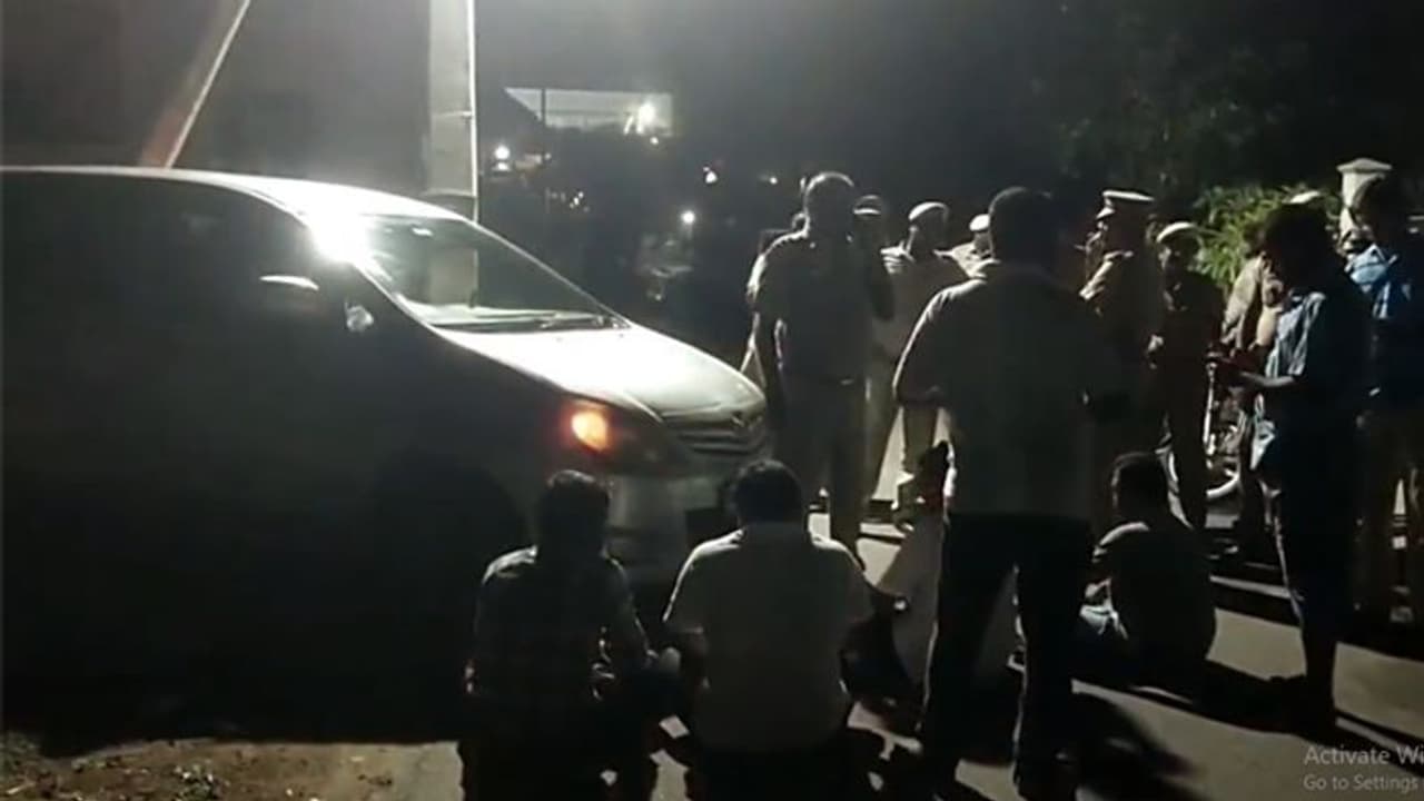 கரூர் துணை மேயர் வீட்டுக்கு சீல்! திமுகவினர் செய்த காரியத்தால் வேறு வழியில்லாமல் சீலை அகற்றிய ஐடி அதிகாரிகள்.! கரூர் துணை மேயர் வீட்டுக்கு சீல்! திமுகவினர் செய்த காரியத்தால் வேறு வழியில்லாமல் சீலை அகற்றிய ஐடி அதிகாரிகள்.!