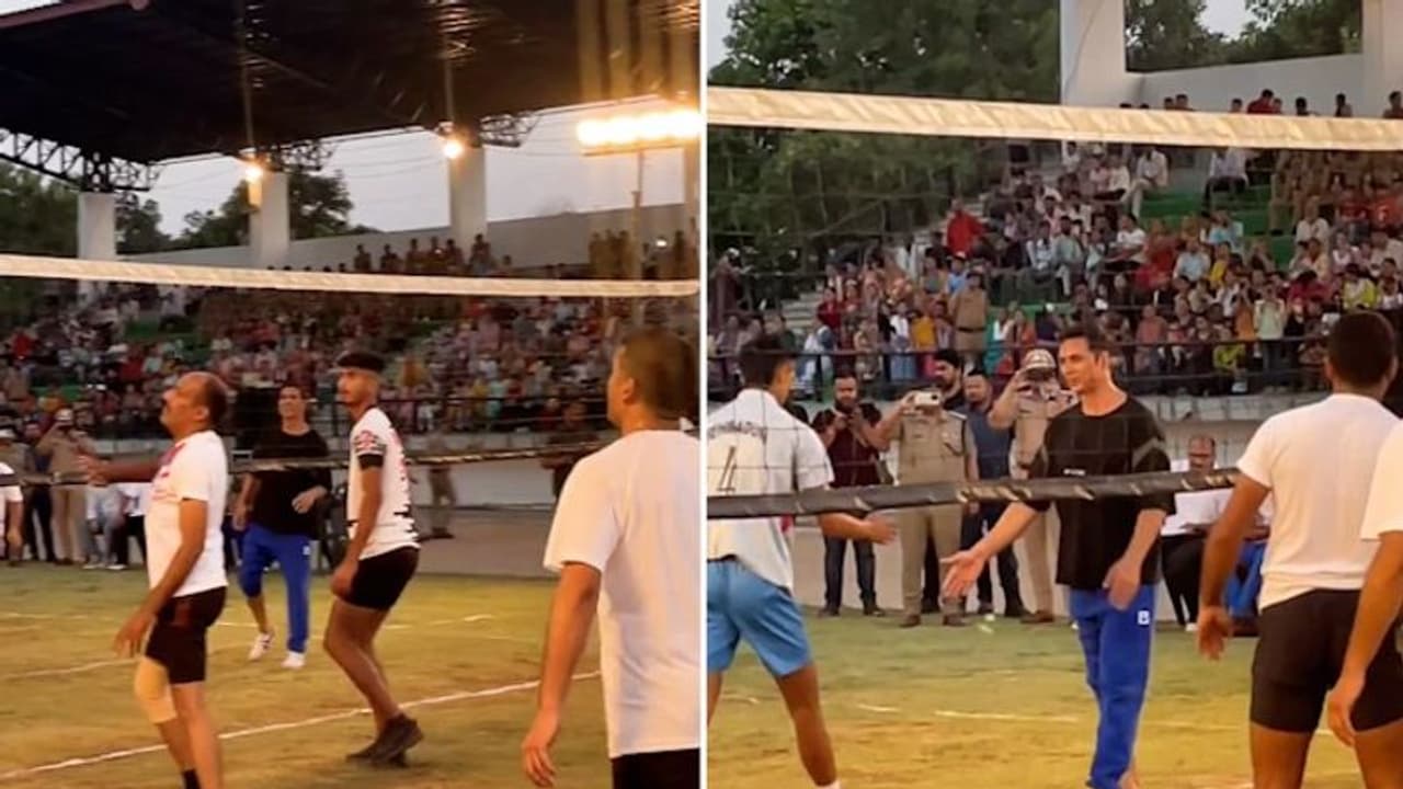 Video: Akshay Kumar enjoys volleyball with Dehradun police amid 'Shankara' shoot