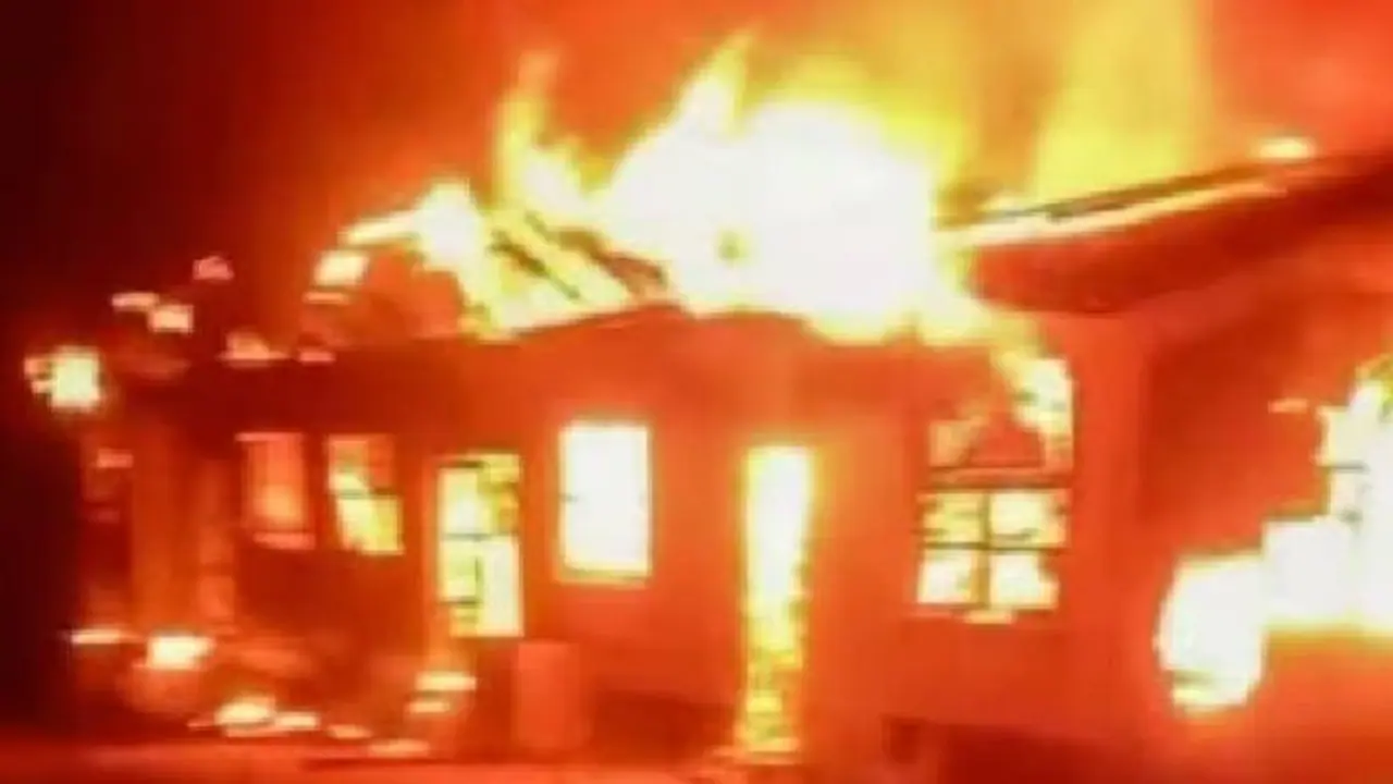 അധ്യാപിക ഫോൺ പിടിച്ചെടുത്തു, 14 കാരി സ്കൂൾ ഡോർമിറ്ററിക്ക് തീ ഇട്ടു, 20 പേർ കൊല്ലപ്പെട്ടു