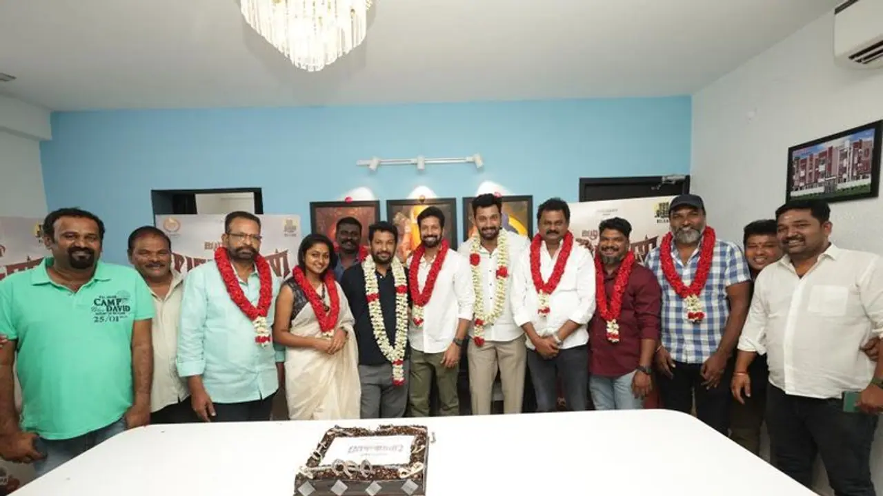 வெளியான ஒரே நாளில் வெற்றிவிழா கொண்டிய கழுவேத்தி மூர்க்கன் படக்குழு முதல் நாள் கலெக்ஷன் எவ்வளவு தெரியுமா? வெளியான ஒரே நாளில் வெற்றிவிழா கொண்டிய கழுவேத்தி மூர்க்கன் படக்குழு முதல் நாள் கலெக்ஷன் எவ்வளவு தெரியுமா?