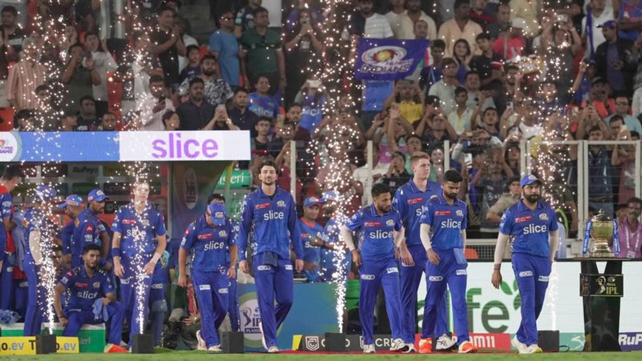 IPL 2023: Is below par bowling line up the reason for MI's downfall? Head coach Mark Boucher critiques IPL 2023: Is below par bowling line up the reason for MI's downfall? Head coach Mark Boucher critiques