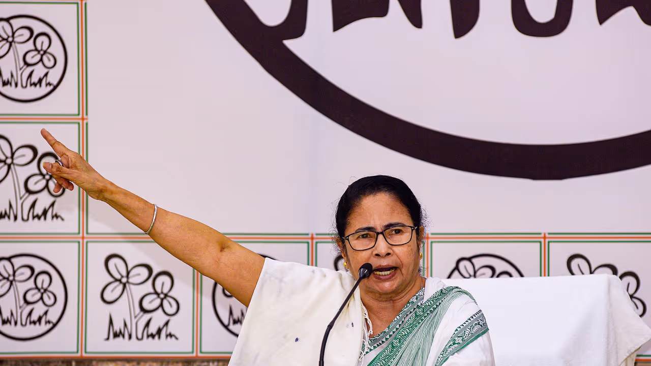 BJP trying to replicate Manipur like situation in Bengal says Mamata banerjee at Salboni bsm BJP trying to replicate Manipur like situation in Bengal says Mamata banerjee at Salboni bsm