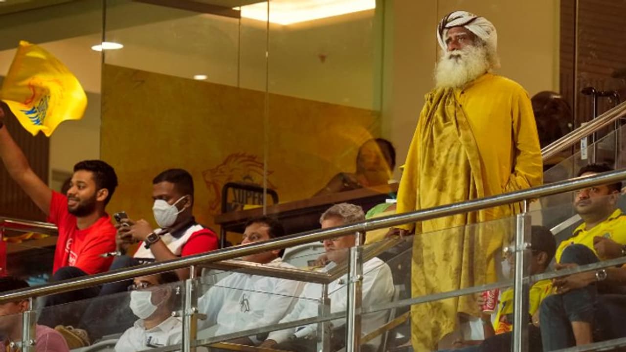 ஃபேவரைட் ஐபிஎல் டீம் எது? கண்டிப்பா அது சென்னை டீம் தான்: வைரலாகும் சத்குரு வீடியோ!