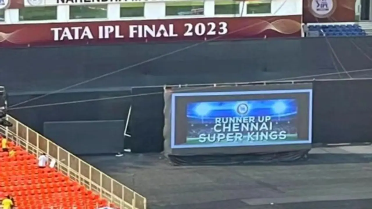 ബിഗ് സ്‌ക്രീനില്‍ 'ചെന്നൈ സൂപ്പര്‍ കിംഗ്സ് റണ്ണേഴ്‌സ് അപ്പ്' എന്ന് തെളിഞ്ഞു; ഒത്തുകളിയെന്ന് സിഎസ്‌കെ ആരാധകര്‍