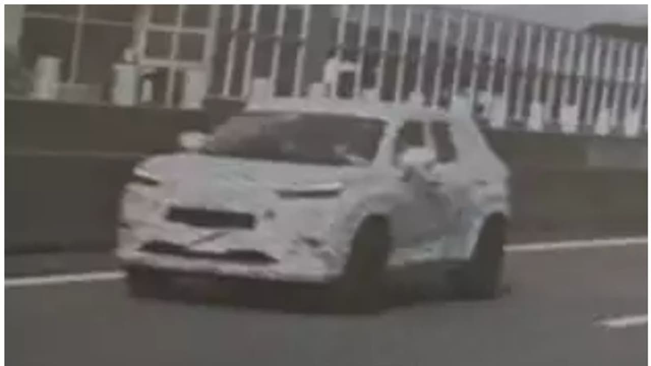 ക്രെറ്റയ്ക്കും വിറ്റാരയ്ക്കും പണി കിട്ടുമോ! കളത്തിലെത്തും മുന്നേ എസ്യുവിയുടെ പ്രീ ബുക്കിംഗ് തുടങ്ങി കമ്പനി ക്രെറ്റയ്ക്കും വിറ്റാരയ്ക്കും പണി കിട്ടുമോ! കളത്തിലെത്തും മുന്നേ എസ്യുവിയുടെ പ്രീ ബുക്കിംഗ് തുടങ്ങി കമ്പനി