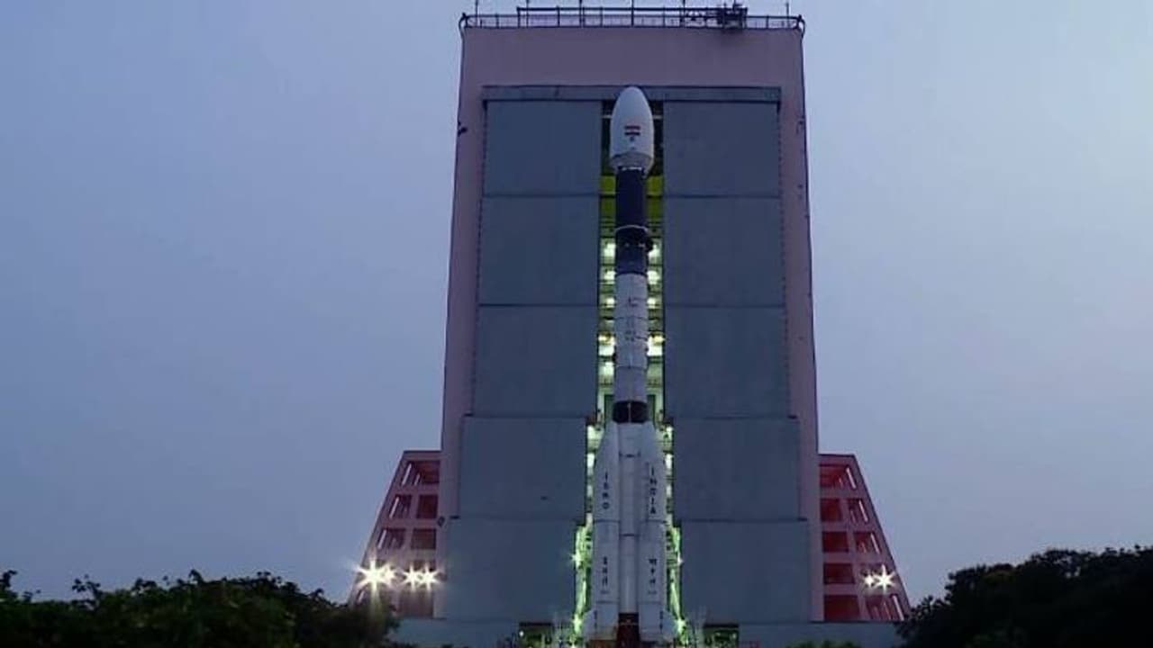 ജിഎസ്എൽവി എഫ്12 വിക്ഷേപണം ഇന്ന്; ലക്ഷ്യം നാവിക് സംവിധാനത്തിന്റെ കാര്യശേഷി കൂട്ടൽ ജിഎസ്എൽവി എഫ്12 വിക്ഷേപണം ഇന്ന്; ലക്ഷ്യം നാവിക് സംവിധാനത്തിന്റെ കാര്യശേഷി കൂട്ടൽ