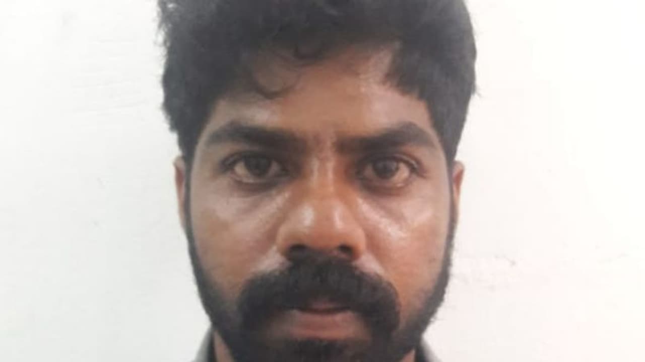 അഡ്രസ് ചോദിച്ചെത്തി പെണ്കുട്ടിക്ക് നേരെ അതിക്രമം; ഫുഡ് ഡെലിവറി നടത്തുന്ന യുവാവ് അറസ്റ്റില് അഡ്രസ് ചോദിച്ചെത്തി പെണ്കുട്ടിക്ക് നേരെ അതിക്രമം; ഫുഡ് ഡെലിവറി നടത്തുന്ന യുവാവ് അറസ്റ്റില്