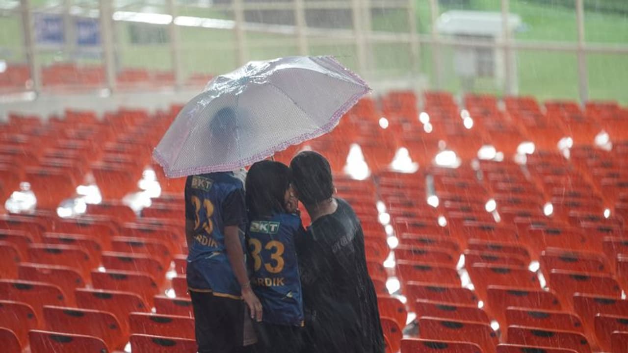 ചെന്നൈയോ ഗുജറാത്തോ, രണ്ടിലൊന്ന് ഇന്നറിയാം; റിസര്വ് ദിനത്തിലും മഴ കളിച്ചാല് ഐപിഎല് കിരീടം ആര് സ്വന്തമാക്കും ചെന്നൈയോ ഗുജറാത്തോ, രണ്ടിലൊന്ന് ഇന്നറിയാം; റിസര്വ് ദിനത്തിലും മഴ കളിച്ചാല് ഐപിഎല് കിരീടം ആര് സ്വന്തമാക്കും