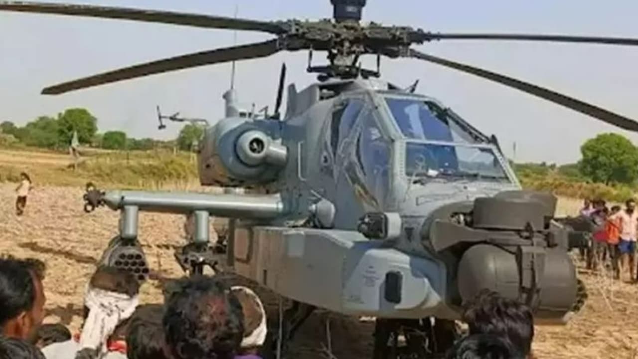 മധ്യപ്രദേശില്‍ സൈനിക ഹെലികോപ്റ്റര്‍ അടിയന്തരമായി നിലത്തിറക്കി; സാങ്കേതിക തകരാറെന്ന് പ്രാഥമികനിഗമനം