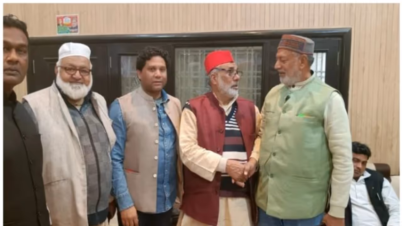 స్వతంత్ర భారతంలో దళిత ముస్లింలకు ఆరు నెలలే రిజర్వేషన్లు లభించాయి. ఎందుకు? స్వతంత్ర భారతంలో దళిత ముస్లింలకు ఆరు నెలలే రిజర్వేషన్లు లభించాయి. ఎందుకు?