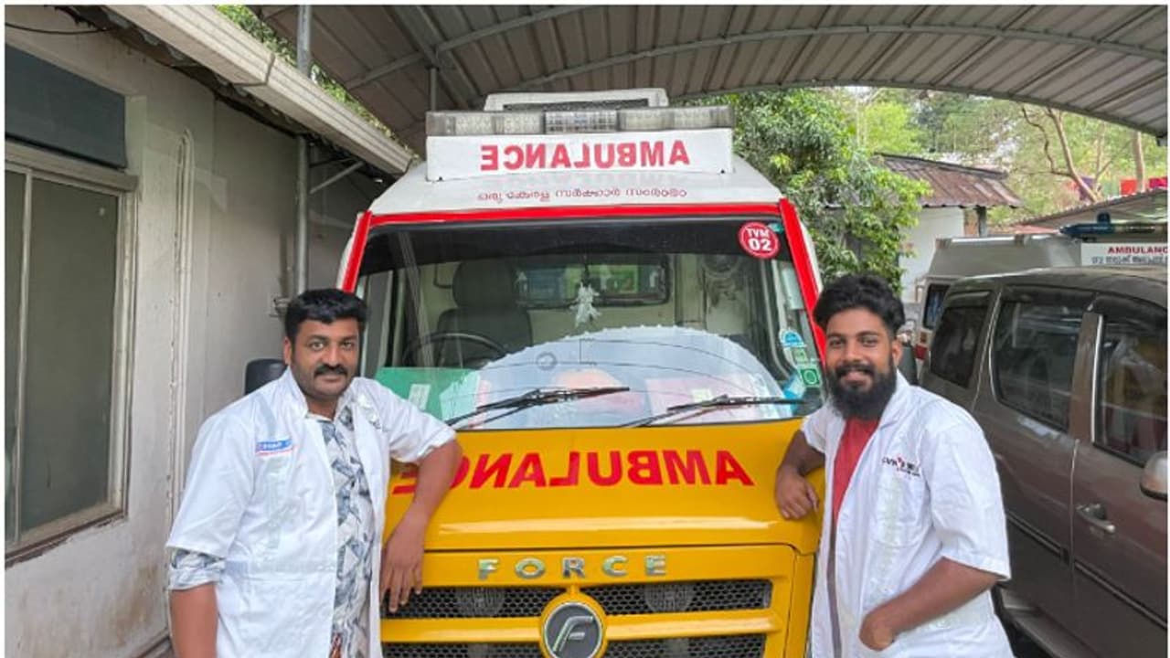 അതിഥി തൊഴിലാളിയായ യുവതി വീട്ടിൽ പ്രസവിച്ചു; അമ്മയ്ക്കും കുഞ്ഞിനും രക്ഷകരായി കനിവ് 108 ജീവനക്കാർ അതിഥി തൊഴിലാളിയായ യുവതി വീട്ടിൽ പ്രസവിച്ചു; അമ്മയ്ക്കും കുഞ്ഞിനും രക്ഷകരായി കനിവ് 108 ജീവനക്കാർ