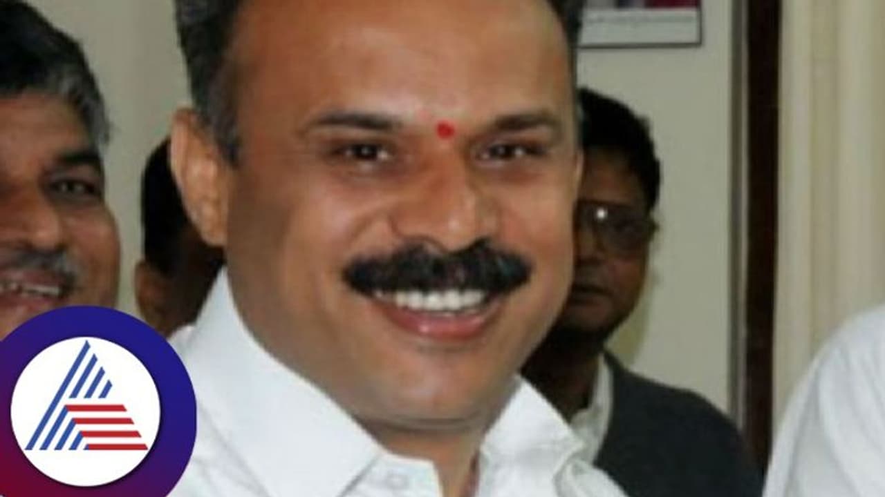 ಸಿದ್ಧಗಂಗಾ ಮಠದ ಅನುದಾನಕ್ಕೂ ಕಾಂಗ್ರೆಸ್ ಕತ್ತರಿ; ಹೋರಾಟದ ಎಚ್ಚರಿಕೆ ನೀಡಿದ ಶಾಸಕ ಬಿ ಸುರೇಶ್ ಗೌಡ ಸಿದ್ಧಗಂಗಾ ಮಠದ ಅನುದಾನಕ್ಕೂ ಕಾಂಗ್ರೆಸ್ ಕತ್ತರಿ; ಹೋರಾಟದ ಎಚ್ಚರಿಕೆ ನೀಡಿದ ಶಾಸಕ ಬಿ ಸುರೇಶ್ ಗೌಡ