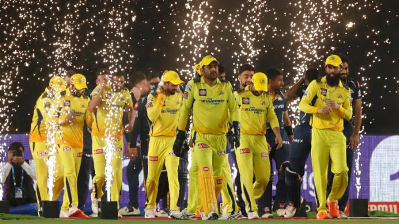 അരിക്കൊമ്പനല്ല ഇത് 'തല'ക്കൊമ്പന്‍; ധോണിക്ക്, സിഎസ്‍കെയ്ക്ക് അഞ്ചാം ഐപിഎല്‍ കിരീടം