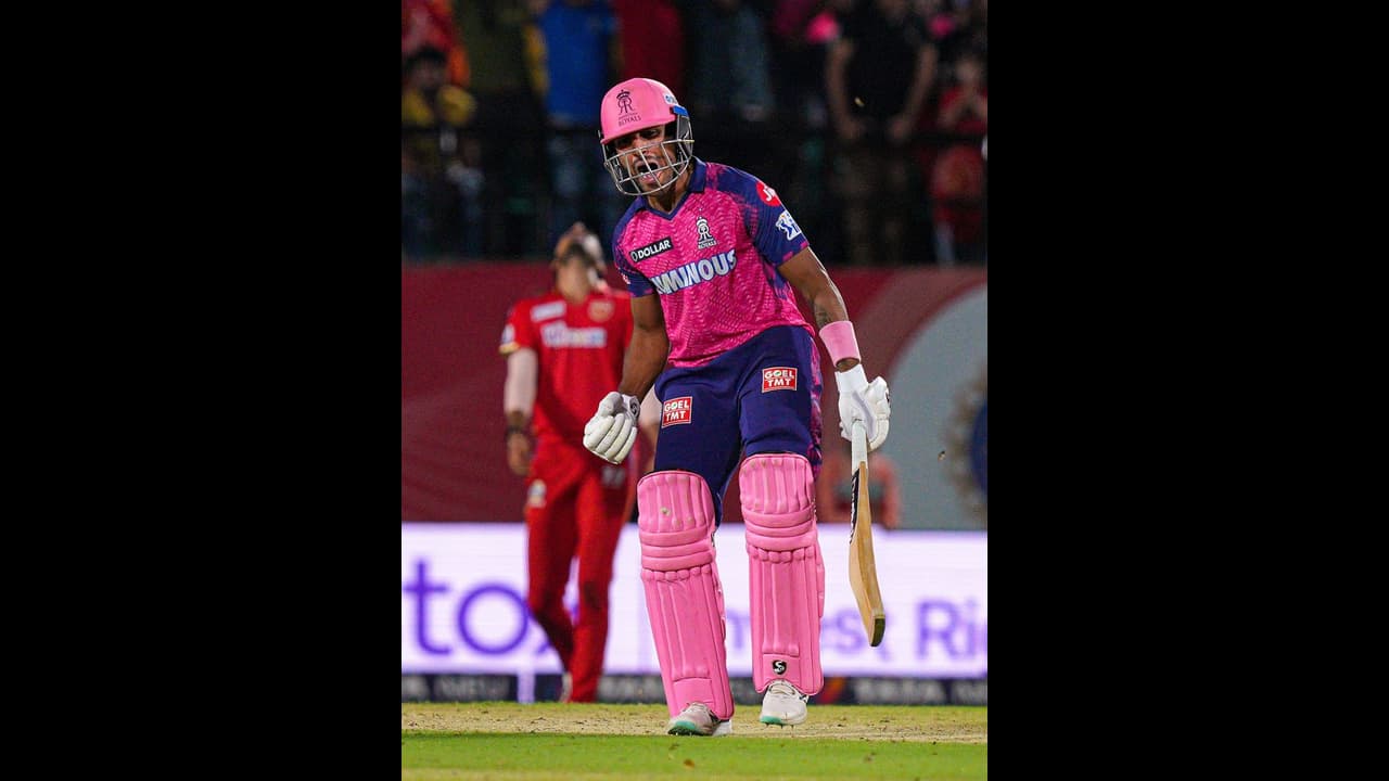 ടെസ്റ്റ് ടീമിൽ സഞ്ജുവിനെ വേണ്ട, ശിഷ്യനെ മതിയെന്ന് സെലക്ട‍ർമാർ; അതിശയിപ്പിച്ച് രാജസ്ഥാൻ യുവതാരം ധ്രുവ് ജുറെൽ