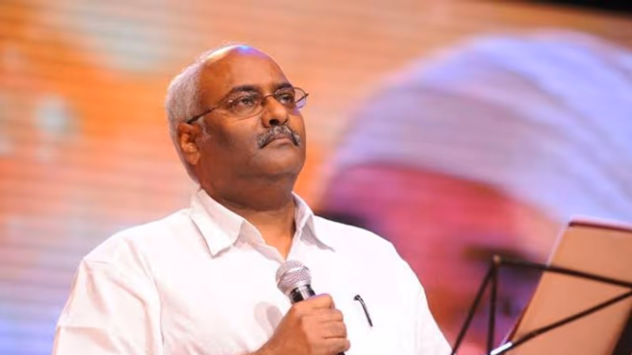 'പാച്ചുവും അത്ഭുതവിളക്കും' സിനിമയിലെ പാട്ടുകളെ കുറിച്ച് ഓസ്കർ പുരസ്കാര ജേതാവ് കീരവാണി 'പാച്ചുവും അത്ഭുതവിളക്കും' സിനിമയിലെ പാട്ടുകളെ കുറിച്ച് ഓസ്കർ പുരസ്കാര ജേതാവ് കീരവാണി