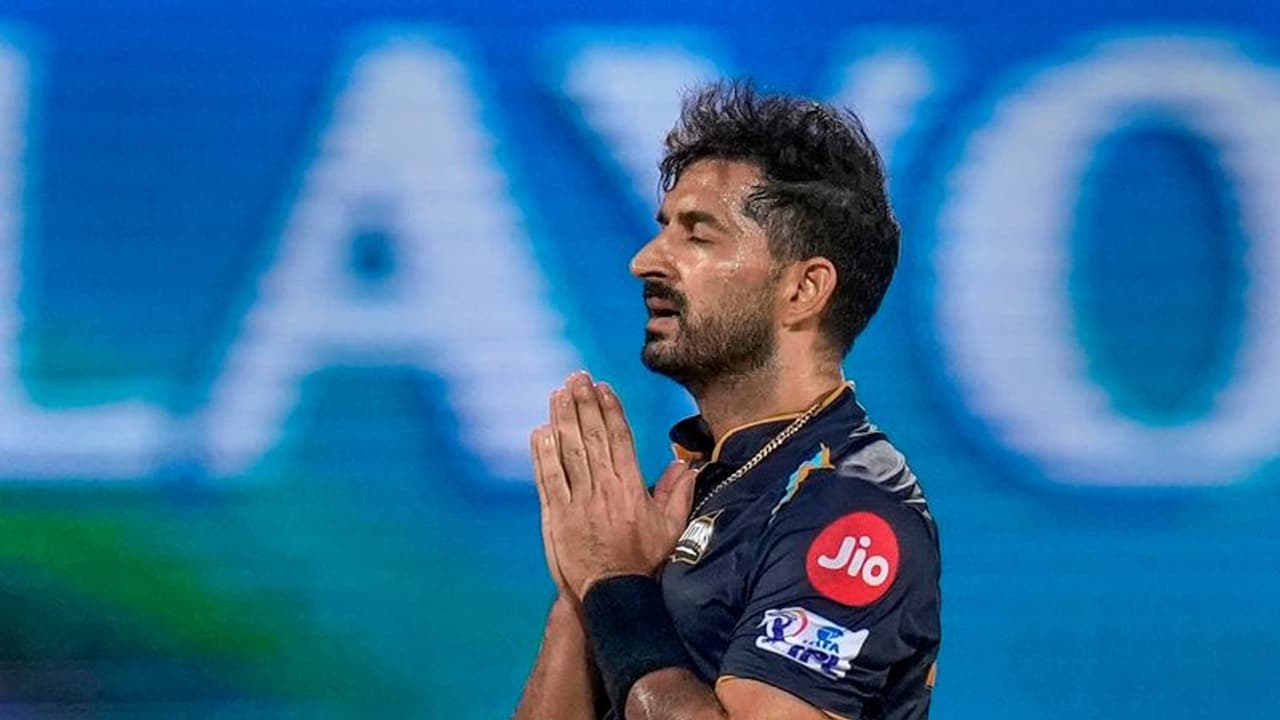 മോഹിത് ശര്‍മയുടെ താളം തെറ്റിച്ചത് ഹാര്‍ദിക്? ഗുജറാത്തിന്‍റെ തന്ത്രങ്ങളെ രൂക്ഷമായി വിമര്‍ശിച്ച് മുന്‍ താരം