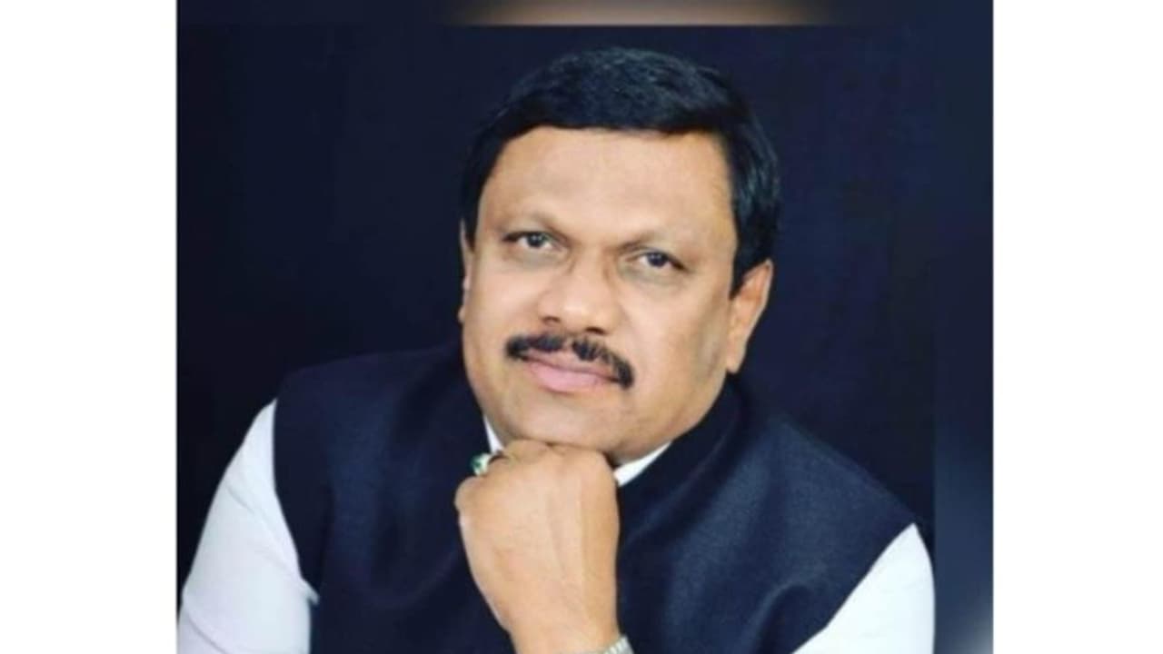 പ്രവാസി വ്യവസായി സീക്കോ ഹംസ നാട്ടിൽ നിര്യാതനായി പ്രവാസി വ്യവസായി സീക്കോ ഹംസ നാട്ടിൽ നിര്യാതനായി