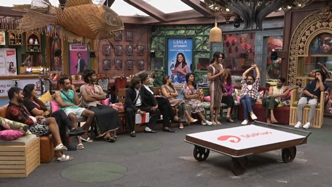 ടാസ്കില് ജഡ്ജിയാകാൻ അതിബുദ്ധിയുമായി നാദിറ ടാസ്കില് ജഡ്ജിയാകാൻ അതിബുദ്ധിയുമായി നാദിറ