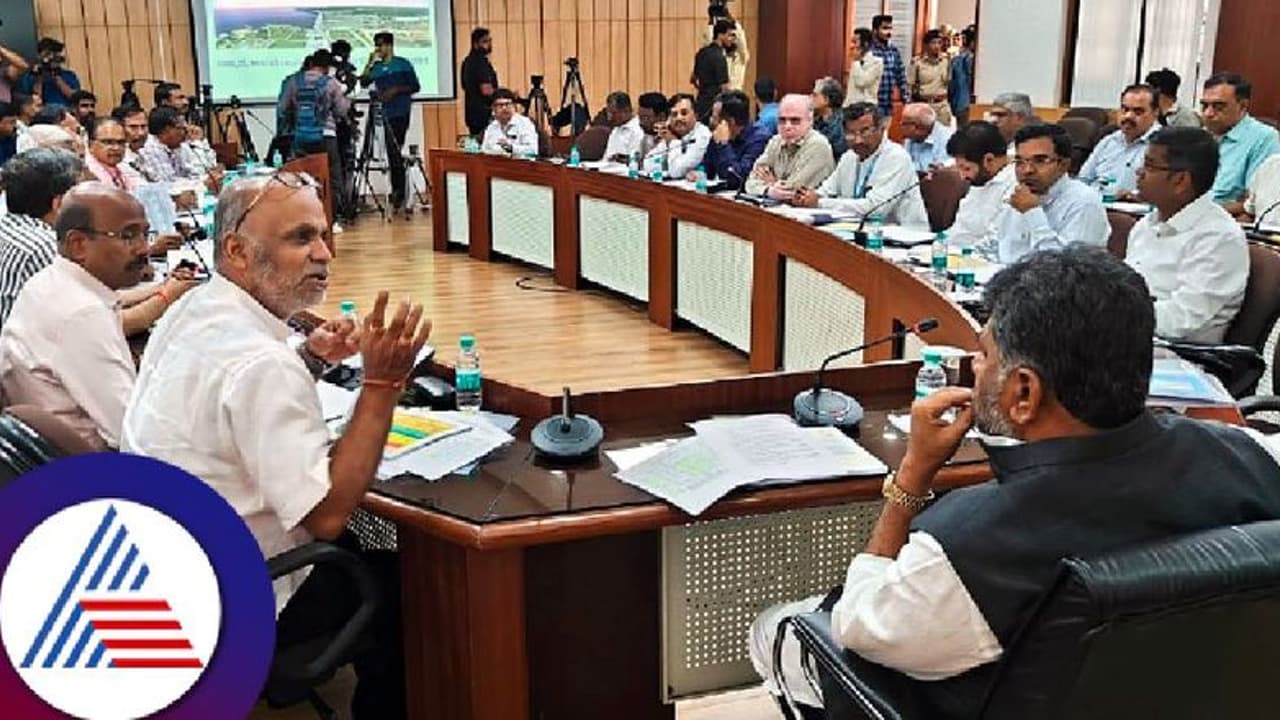 ಮಹದಾಯಿ, ಮೇಕೆದಾಟು ಜಾರಿಗೆ ಅಗತ್ಯ ಸಿದ್ಧತೆ ಮಾಡಿಕೊಳ್ಳಿ: ಡಿಕೆಶಿ ತಾಕೀತು ಮಹದಾಯಿ, ಮೇಕೆದಾಟು ಜಾರಿಗೆ ಅಗತ್ಯ ಸಿದ್ಧತೆ ಮಾಡಿಕೊಳ್ಳಿ: ಡಿಕೆಶಿ ತಾಕೀತು