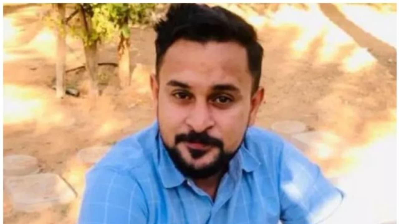 പ്രവാസി മലയാളി യുവാവ് ഹൃദയാഘാതം മൂലം മരിച്ചു പ്രവാസി മലയാളി യുവാവ് ഹൃദയാഘാതം മൂലം മരിച്ചു