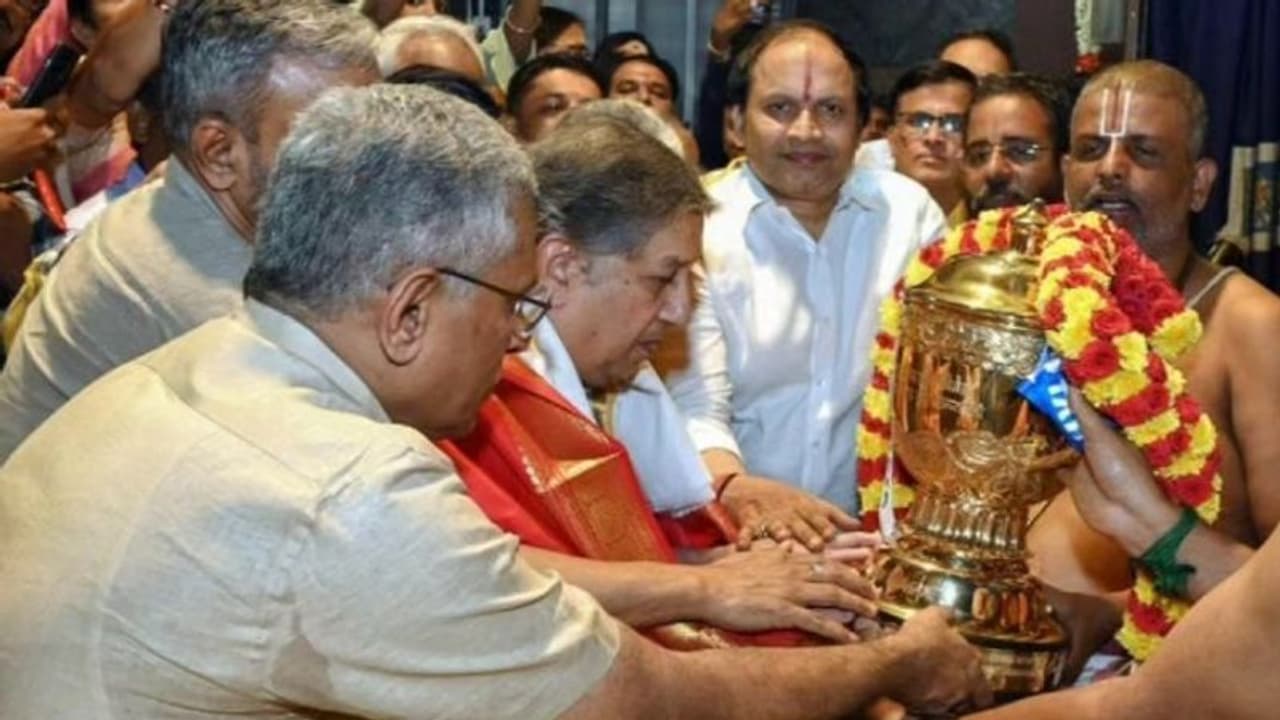 CSK owners take 5th IPL trophy to Tirupati Balaji for blessings WATCH