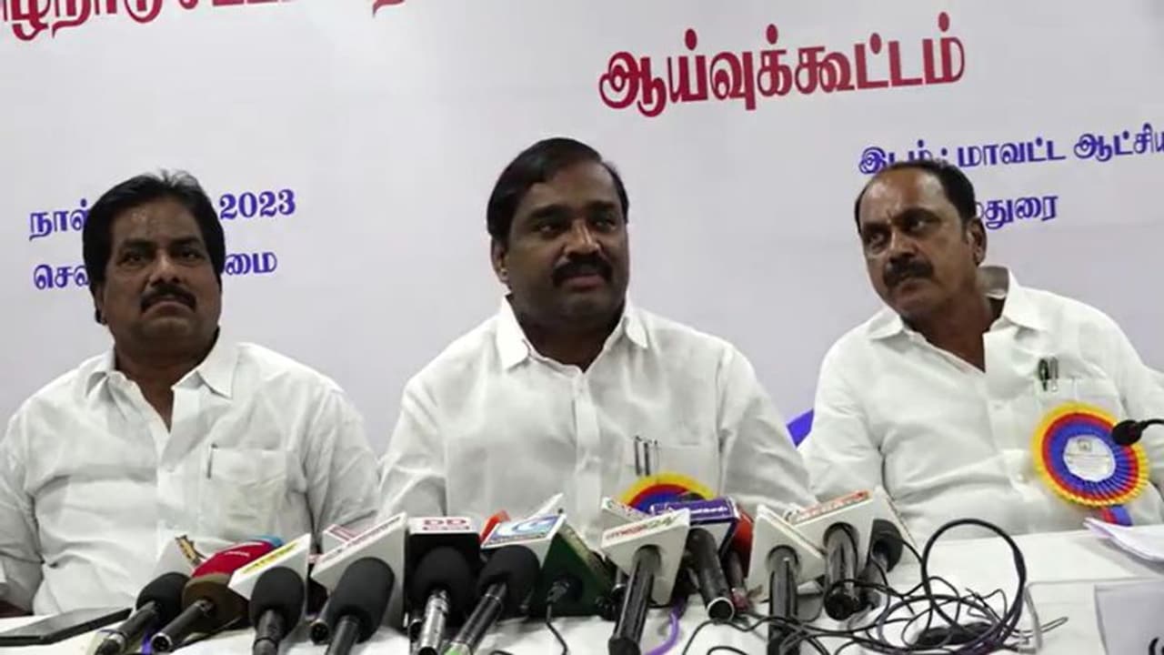 ஸ்மார்ட் சிட்டி திட்ட பணிகளில் திருப்தி இல்லை மதுரையில் வேல்முருகன் பேட்டி